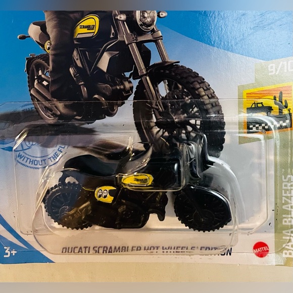 Hot Wheels Motorcycles HW450F Racer & Ducati Scrambler Baja Blazer NIB - Picture 2 of 9